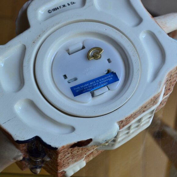 6” Mouse Tea Pot House Music Box from 1994 F.W. & Co. - Picture 13 of 13